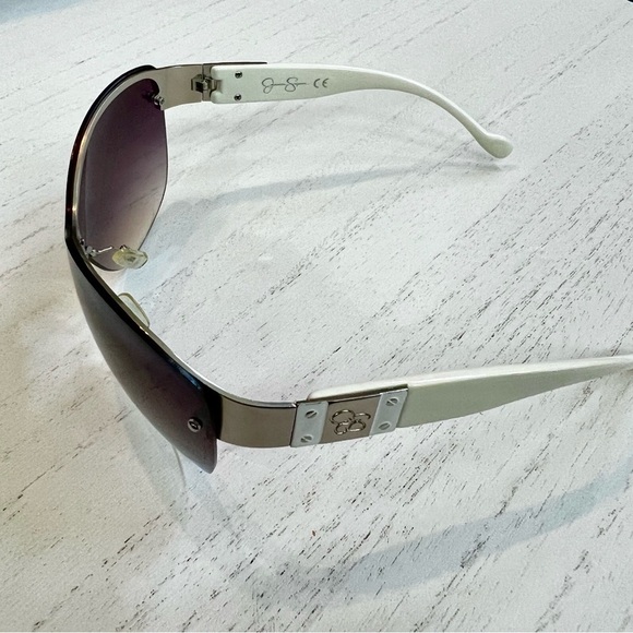 Jessica Simpson Sporty White Silver Wraparound Sunglasses EUC - Picture 8 of 12
